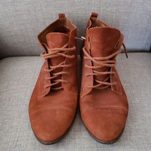Vintage Connie Lace up Leather Bootie